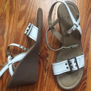 Naturalizer White Leather upper wedge sandals Sz.9